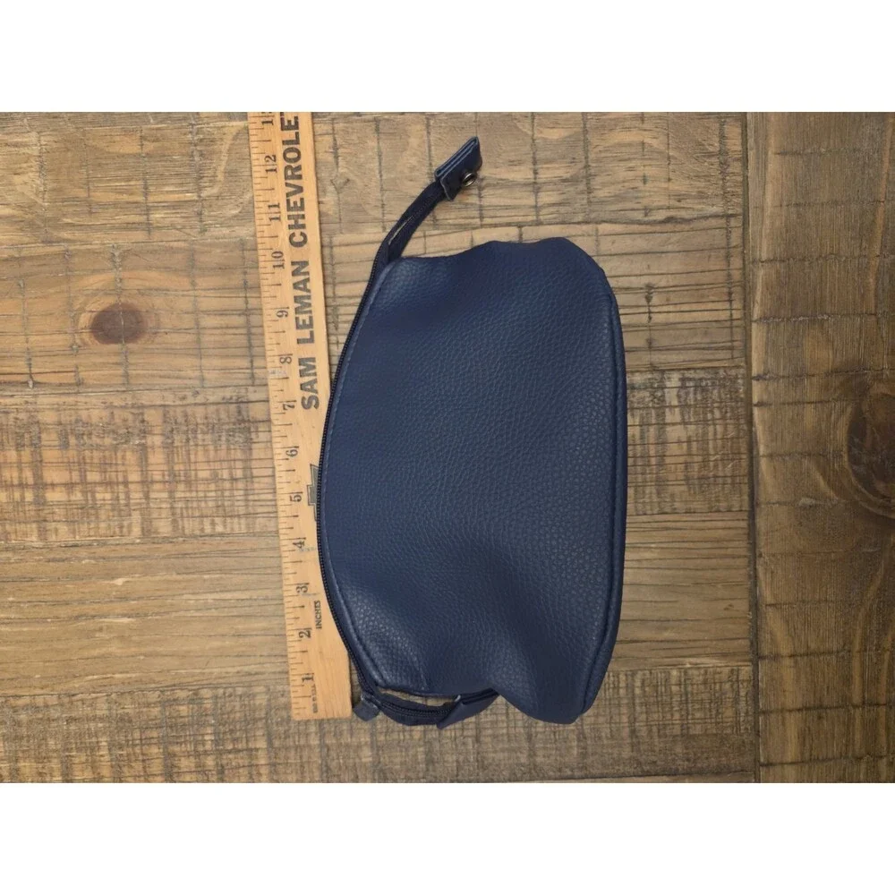 doTERRA Yarrow Pom pouch has a pebble-grain texture and durable construction